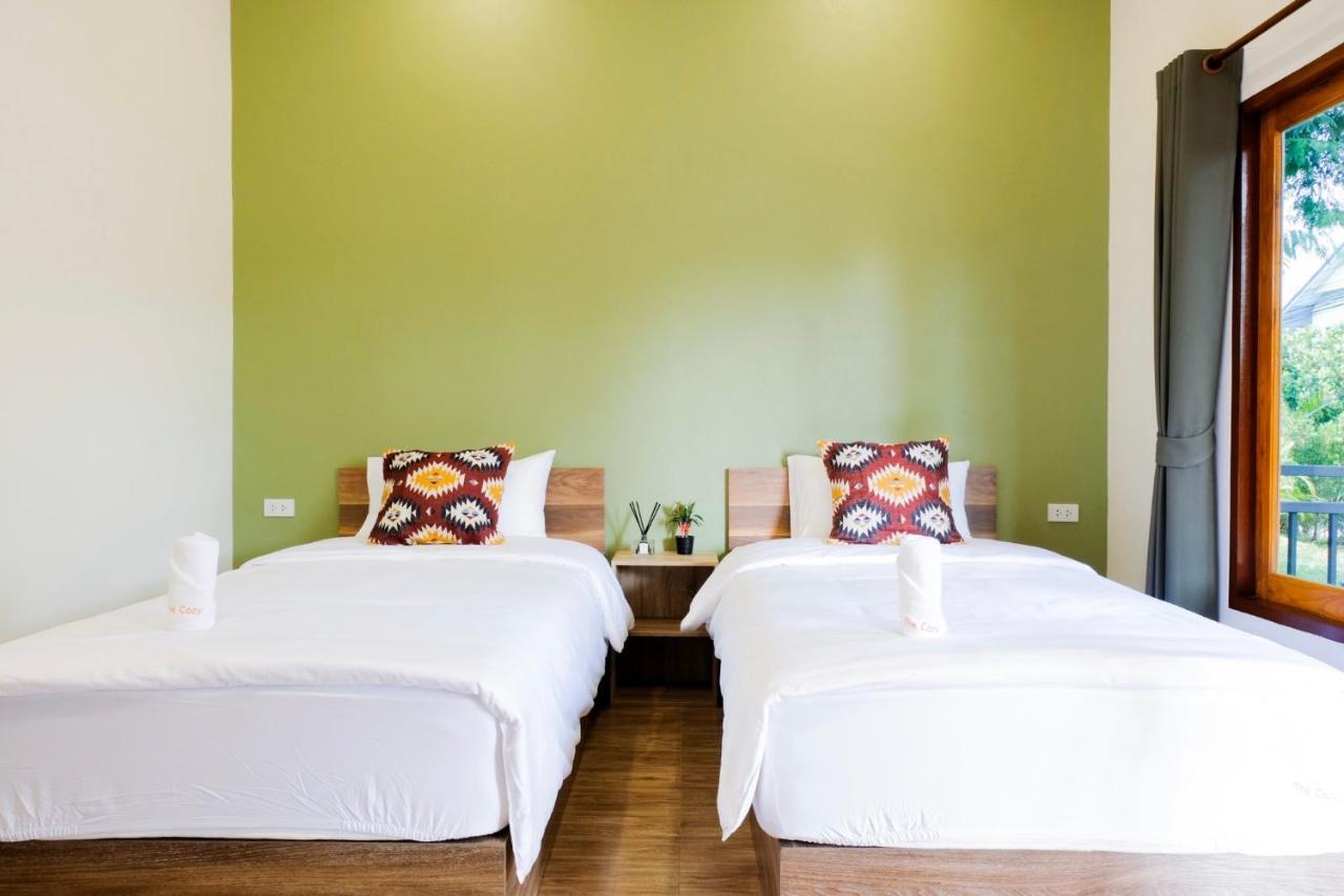 The Cozy Hotel Фетчабури Екстериор снимка