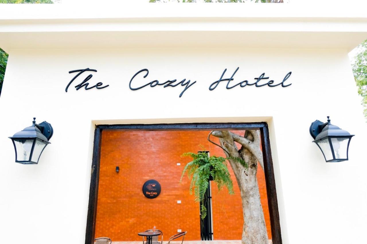 The Cozy Hotel Фетчабури Екстериор снимка